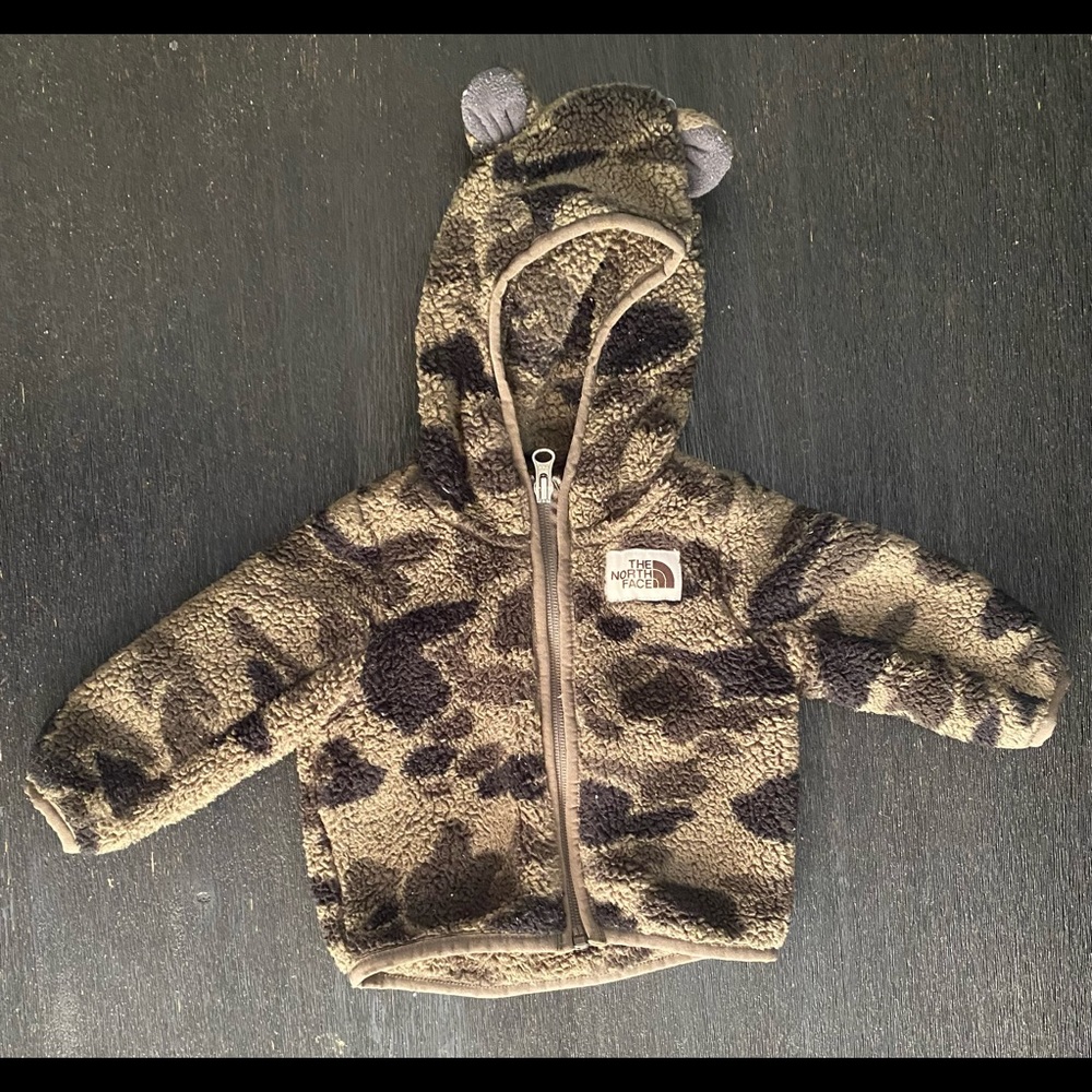 INFANT NORTH FACE JACKET